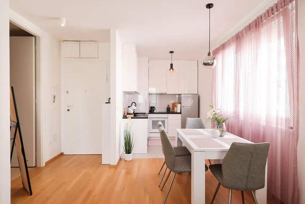 Apartman Klara Zara 0*,  Croazia